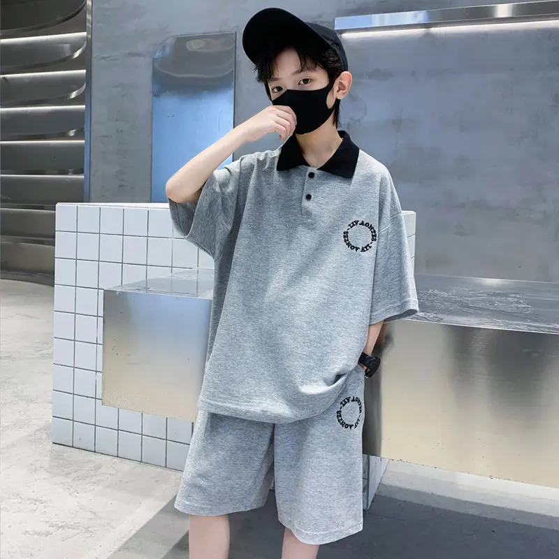 Новый летний однотонный костюм для мальчиков, детская корейская футболка с коротким рукавом + шорты, 2 предмета, свободная повседневная одежда для подростков, комплекты одежды