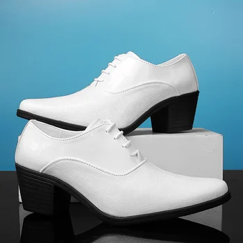 Модные мужские белые модельные туфли на высоком каблуке, Кожаные блестящие мужские Оксфорды, Мужская официальная обувь на шнуровке с острым носком, Zapatos Hombres